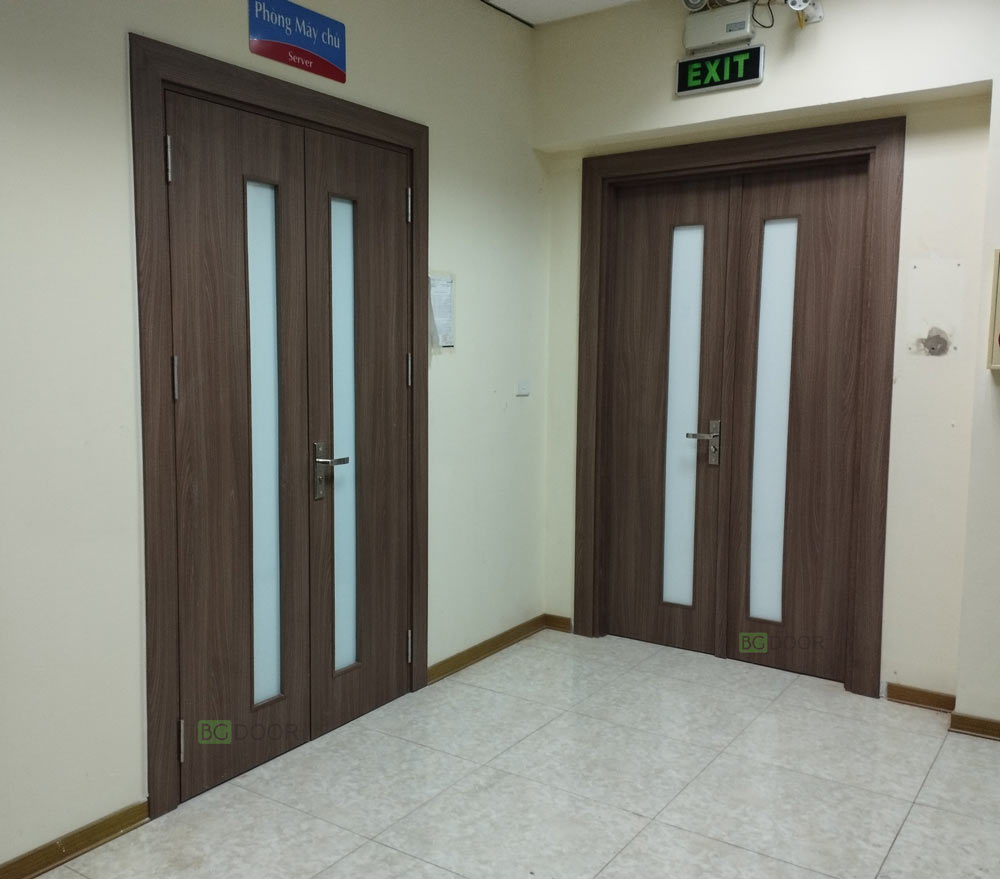 cửa plywood laminate ngân hàng Vietin bank Việt Trì